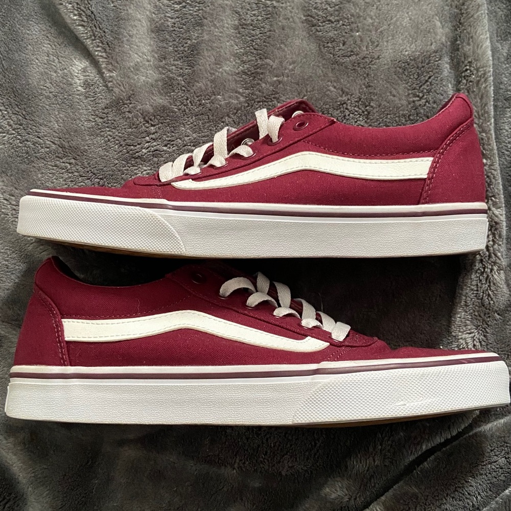 Vans- women’s 10